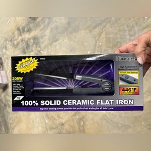 Thompson Ceramic Flat Iron